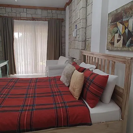 Hotel Kemerlihan Deluxe 2*