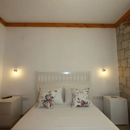 Kemerlihan Deluxe Hotel 2*