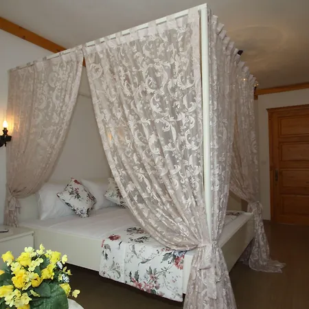 Hotel Kemerlihan Deluxe 2*