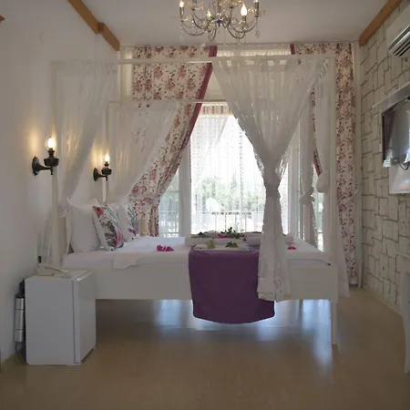 Kemerlihan Deluxe Hotel 2*