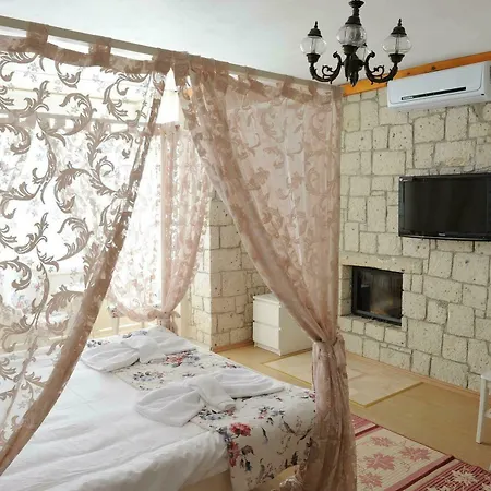 Kemerlihan Deluxe Otel 2*