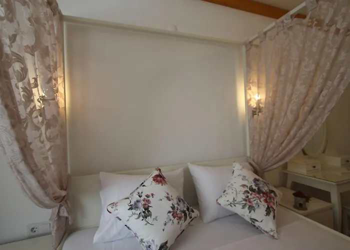 Kemerlihan Deluxe Hotel