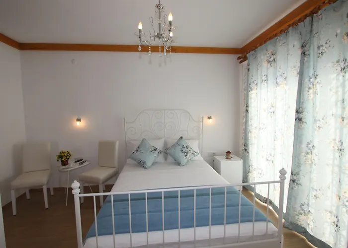 Hotel Kemerlihan Deluxe 2*