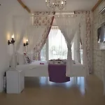Kemerlihan Deluxe Hotel 2*