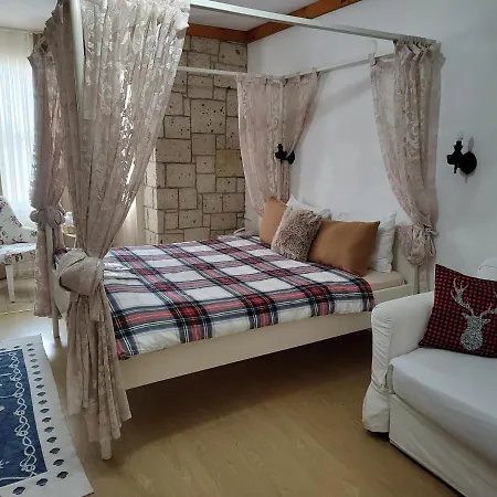 Kemerlihan Deluxe 2* 알라카티