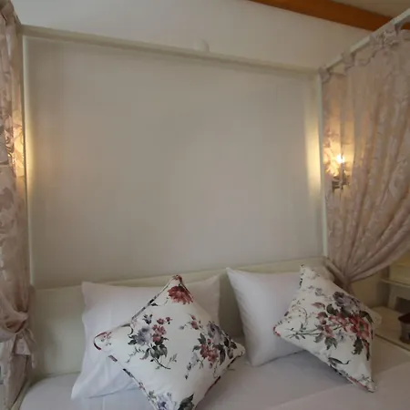 Kemerlihan Deluxe 호텔