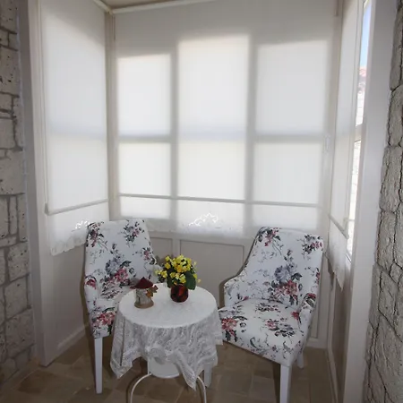 Kemerlihan Deluxe 알라카티