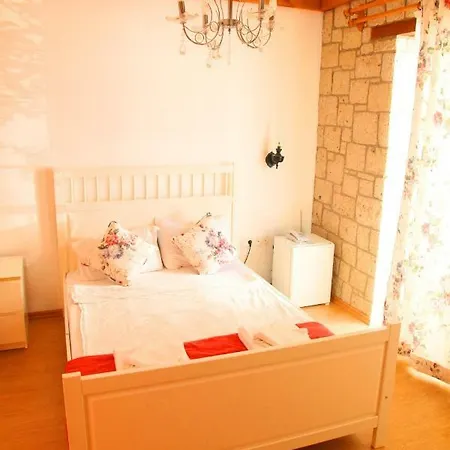 Kemerlihan Deluxe Hotel 2*