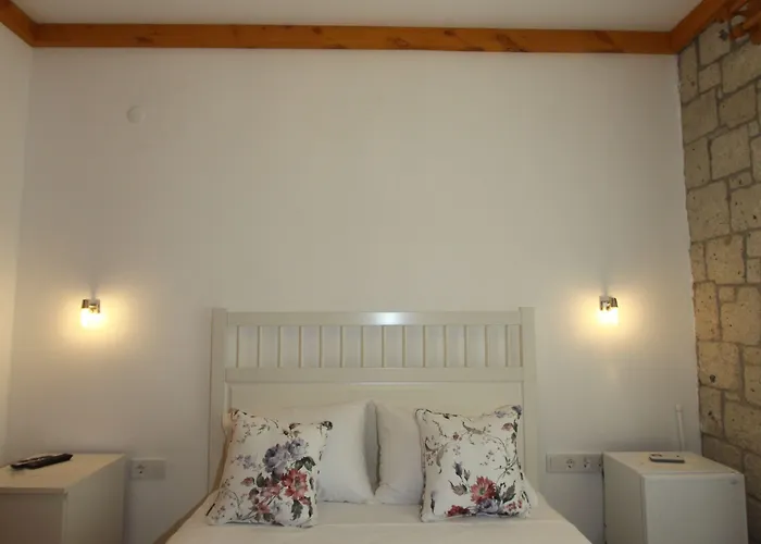 Kemerlihan Deluxe Hotel 2*